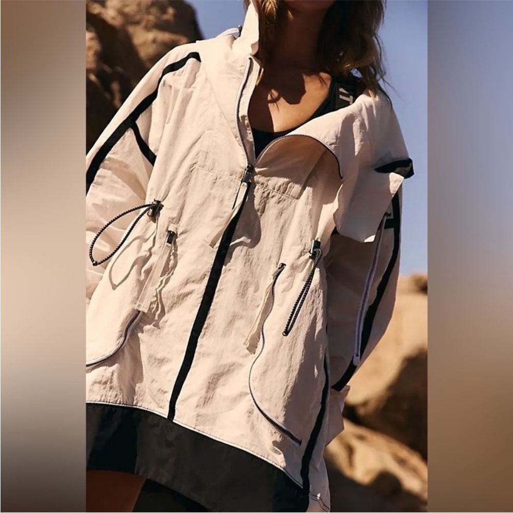 FREE PEOPLE MOVEMENT Peace Out Backpack Parachute Parka - Picture 3 of 12